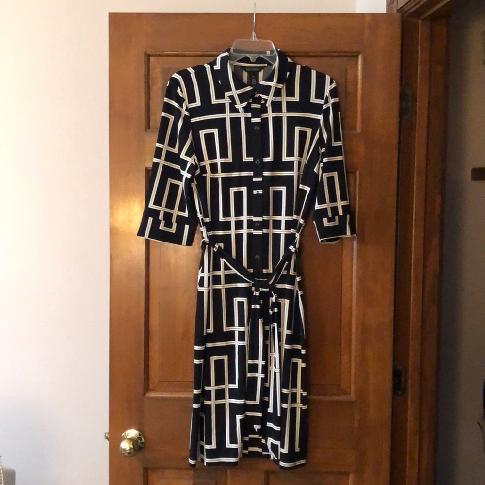 White House Black Market Graphic Dress 14